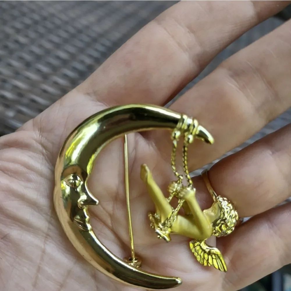 CerubโSwingโMoonโPinโBrooch